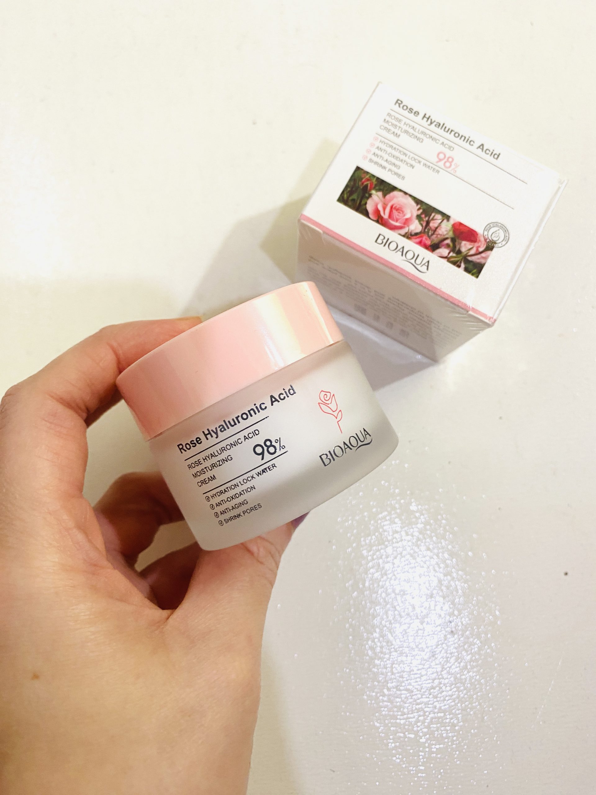 کرم آبرسان گل رز بیواکوا